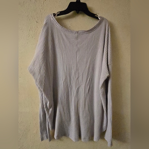 Women's Ribbed Top - Picture 3 of 3